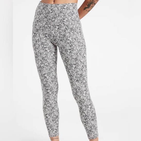 Athleta Pants - Athleta | medium Salutation Stash Textured 7/8 tight
